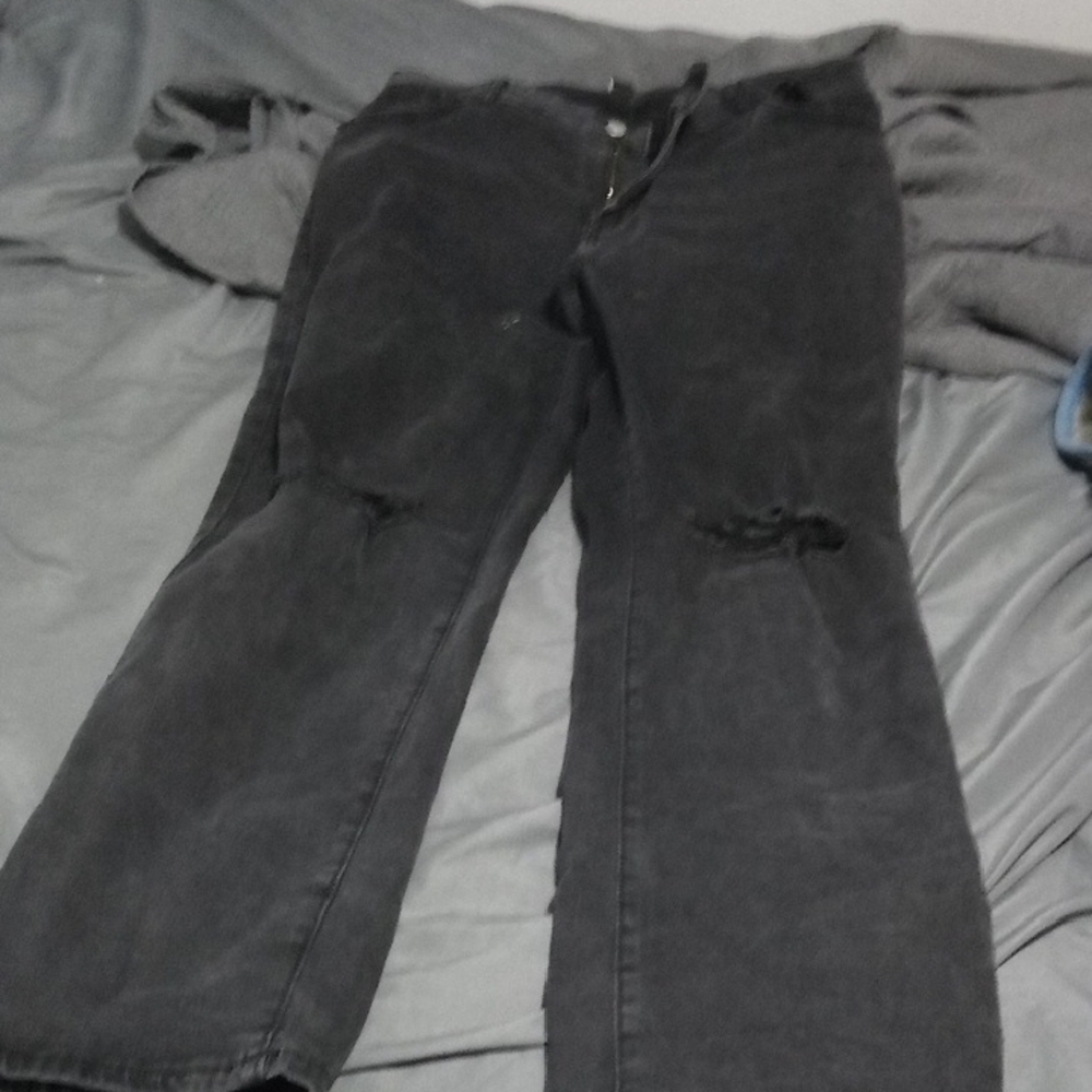 Black Distressed Jeans